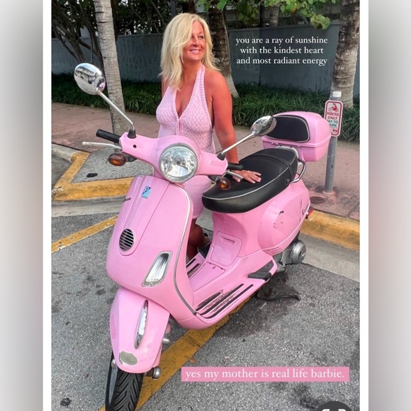 Meet your Posher, Janet - Picture 1 of 1